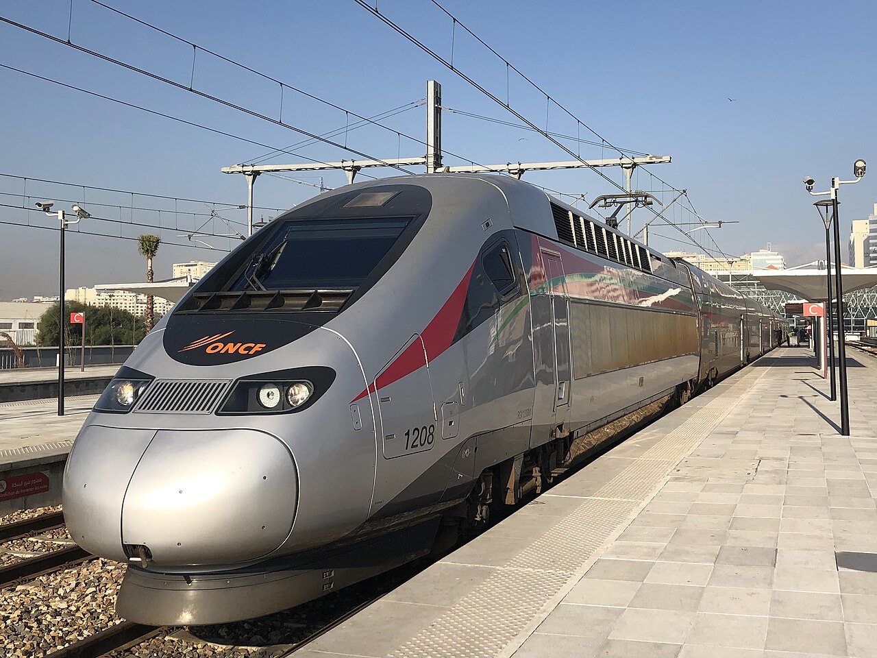 Al Boraq or luxury car: how to travel from Tangier to Casablanca?