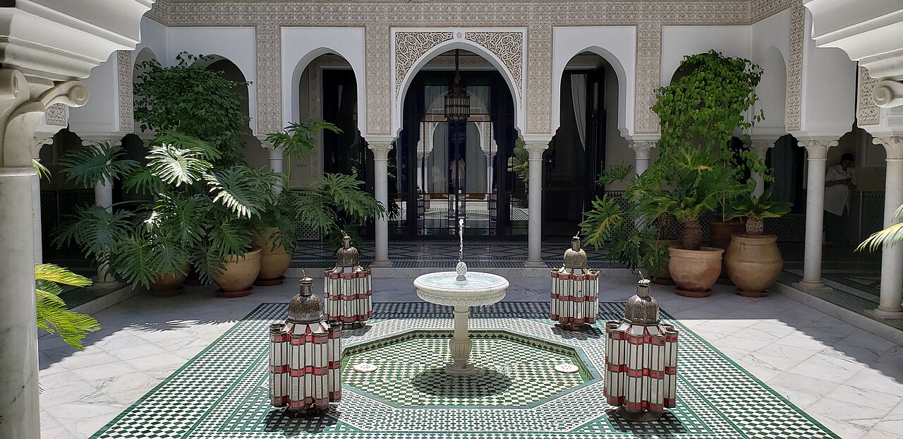 Marrakech palaces: a luxury stay with your own car